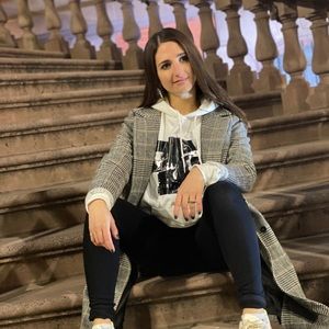 Meet your Posher, Alicia